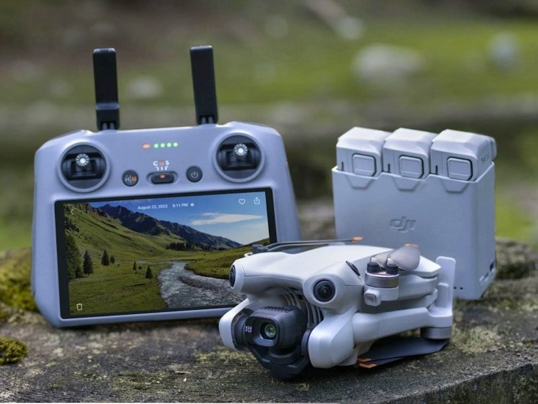 dji-mini-4-pro-with-rc-controller-and-fly-more-14190563.jpeg